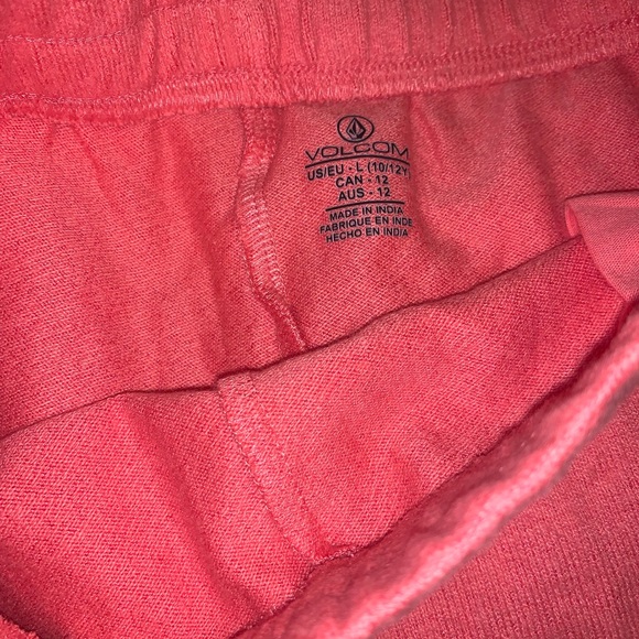 Girls Volcom fleece shorts 10/12 large nwt - Picture 7 of 9